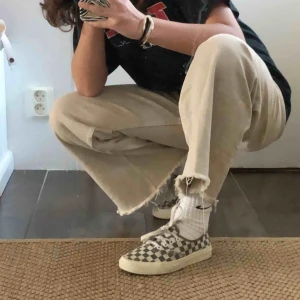  -  As balla skor från Vans, funkar till nästan alla outfits och är en rolig detalj. Används inte då att dom är för små. Frakt bjuder jag på eftersom jag inte vill mötas upp<3