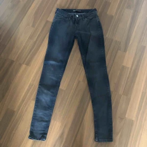  - Nya Levis leggings väldigt sköna o stretchiga ❤️ 