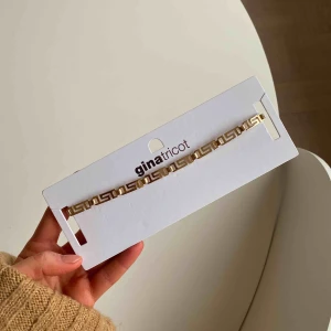  - Chocker från ginatricot. Oanvänd frakt 50kr tillkommer 