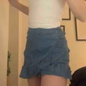  - As fin kjol från Hampton Repluplik? Säljer för 60kr + frakt storlek xs? Det står ingen storlek