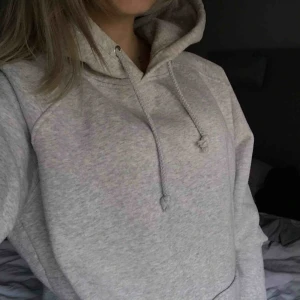 oversized hoodie  - Oversized hoodie från BikBok! 🥰🤍🤩💓