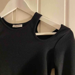  - Snygg festtopp, liten i storleken