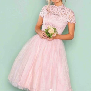  - Balklänning i nyskick, använd 1 gång