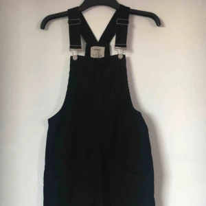  - Hängselklänning, använd en gång!⚡️☄️🔥☀️ 