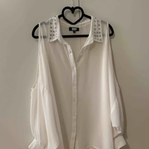 Topp - Topp i storlek m, fin skick, finns i Odenplan Stockholm, 