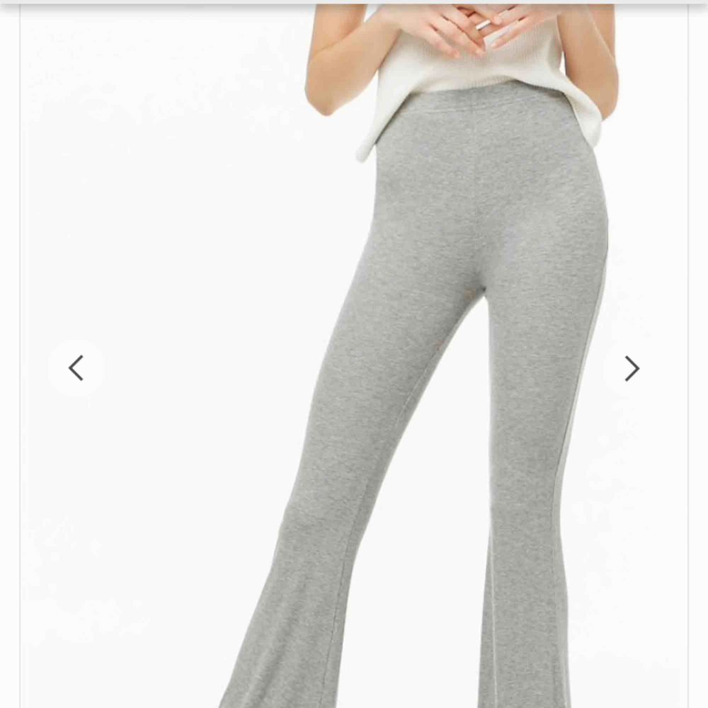 Aldrig använda då dom är för korta för mig men super skönt material köparen står för frakten SÄNKT PRIS!!!!!. Jeans & Byxor.