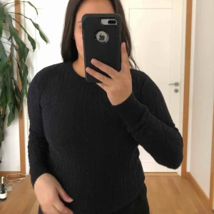  - Kan mötas eller fraktas. Köparen står för frakten.
