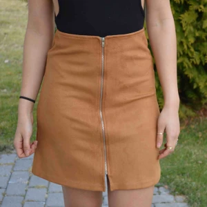  - Otroligt fin kjol från Cubus! Frakt tillkommer.