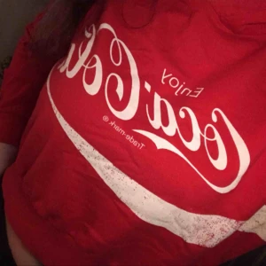  - Jag säljer denna tjocktröja storlek M, helt okej skick används några gånger inte alls många. 