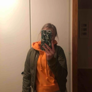  - Bomberjacka ifrån Lager 157, köpt för nått år sedan men är sparsamt använd. Köpt på barnavdelningen i st 150 men sitter som xs. Priset går att diskutera (köparen står för frakten) 💕