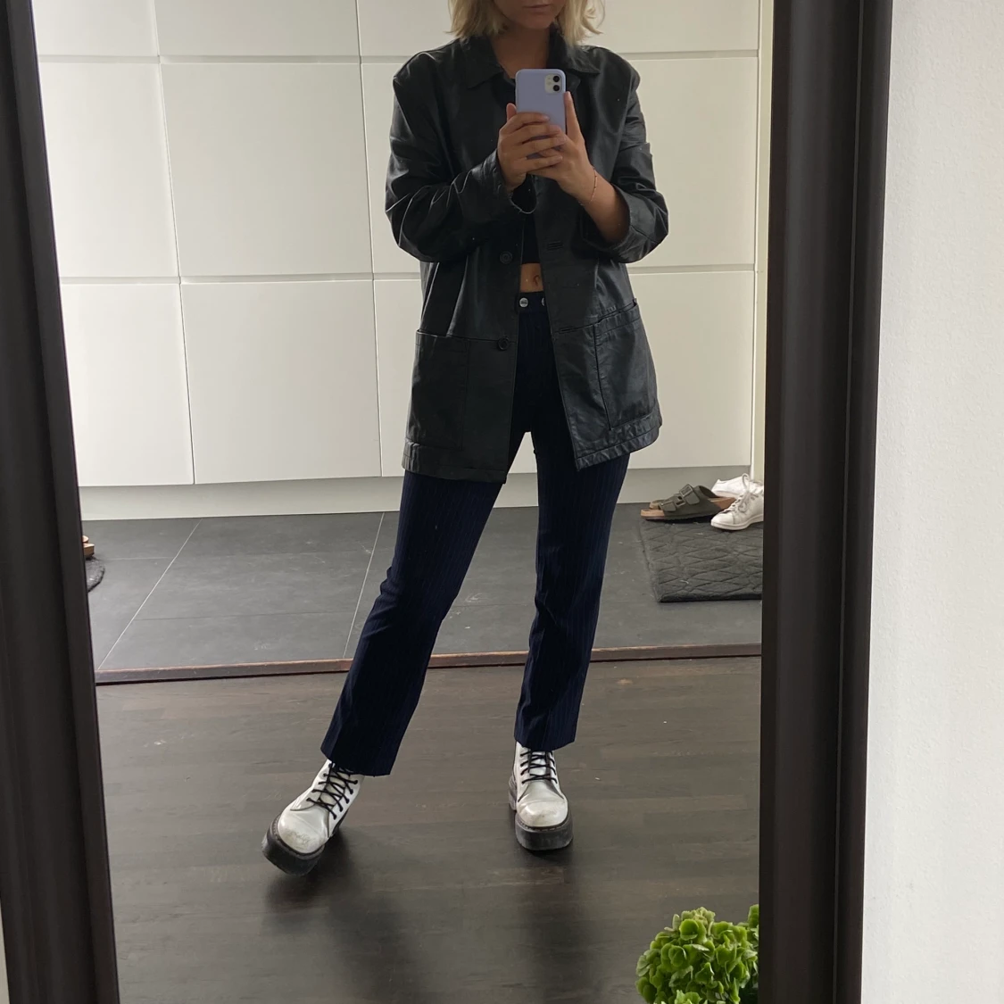 Mörkblå kostymbyxor! - 90