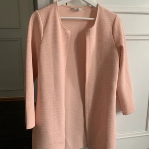 Sommarkofta/jacka från Only - Använd ett fåtal gånger🌸🌸 Köparen står för frakten