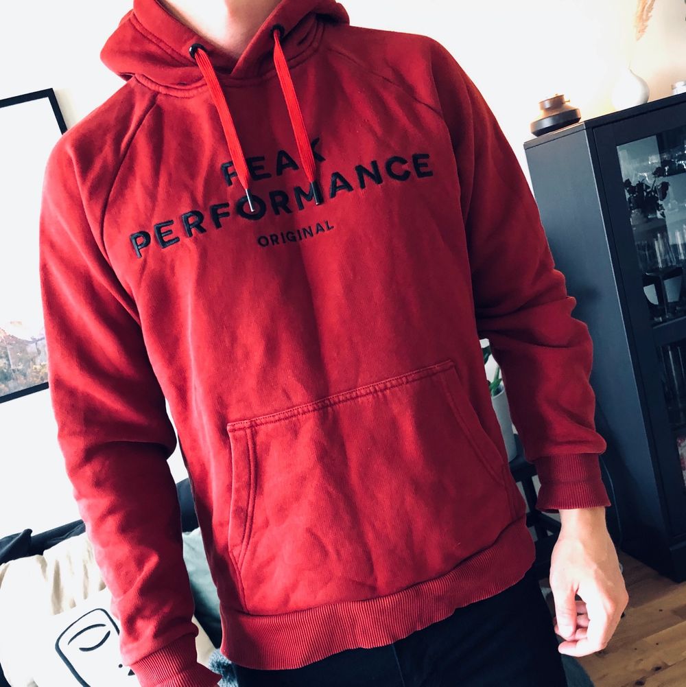 Peak performance hoodie | Plick Second Hand