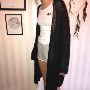  - Stor svart stickad kofta, från h&m