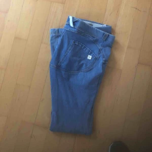  - Ljusa äkta Freddy 