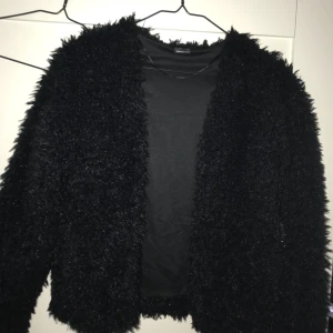  - Pälsjacka från Gina Tricot. Fint skick.