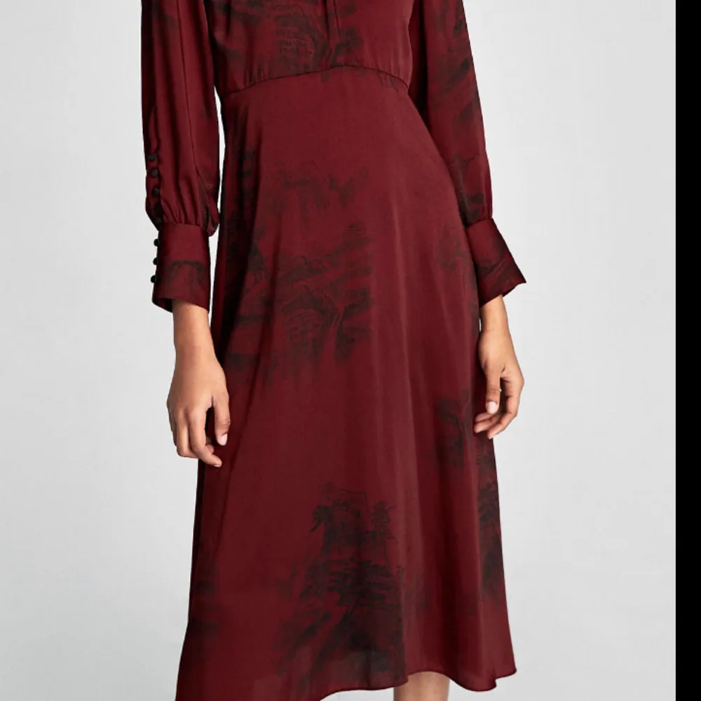 Beautiful color for fall/autumn. New Zara dress.. Klänningar.