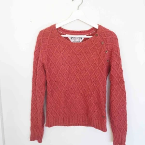  - Roströd/ orange tröja från Tommy Hilfiger, fint skick  