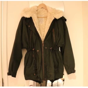 ZARA jacka ordpris 1150kr använd ca 2 gr - ZARA jacka ordpris 1150kr använd ca 2 gr