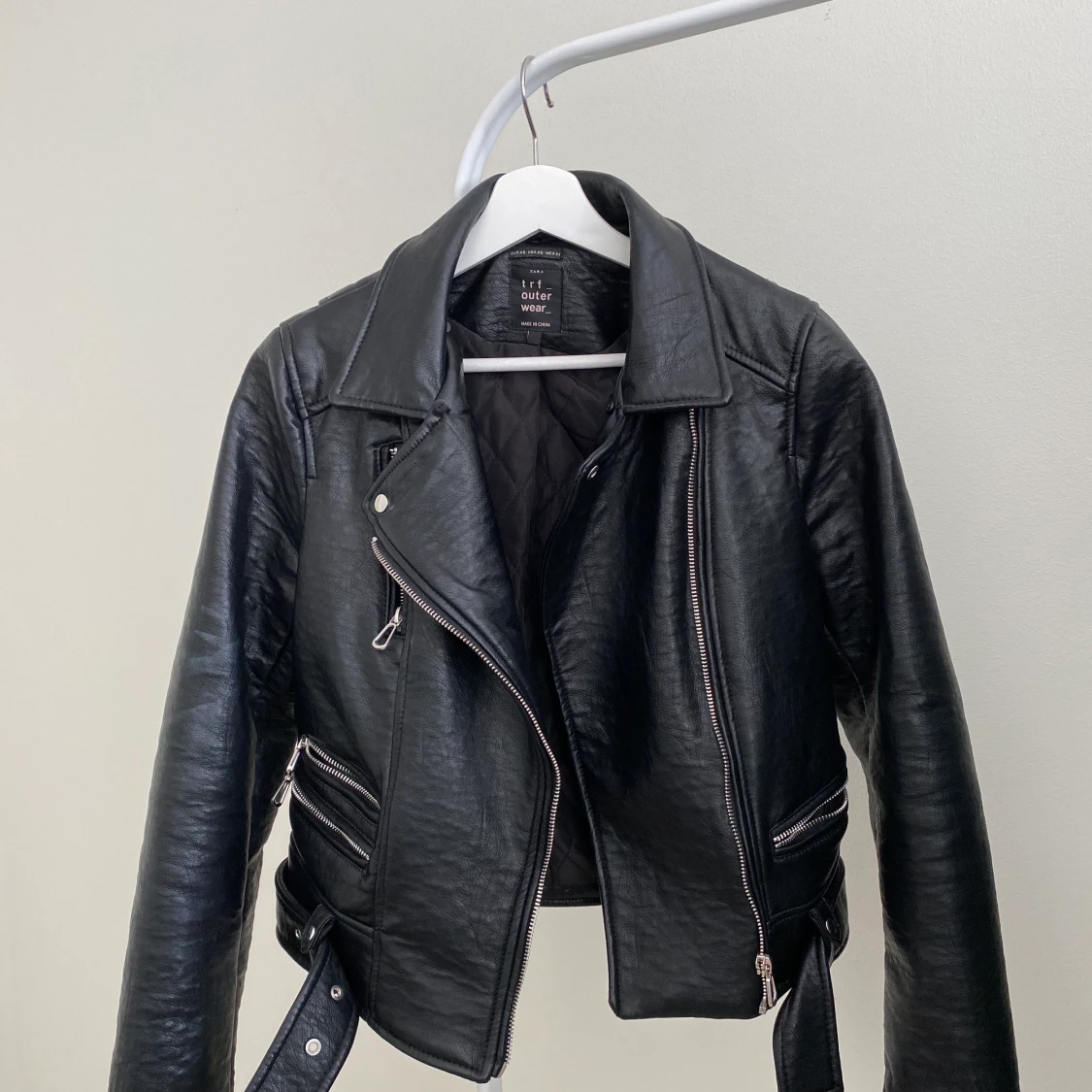 SKINNJACKA från ZARA storlek XS