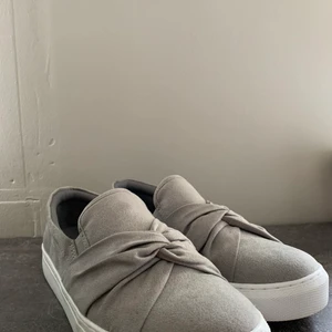 Skor - Snygga grå skor, aldrig använda!!