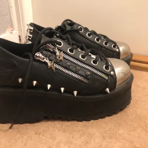 Goth platforms - Gothic platforms i nyskick aldrig använda 
