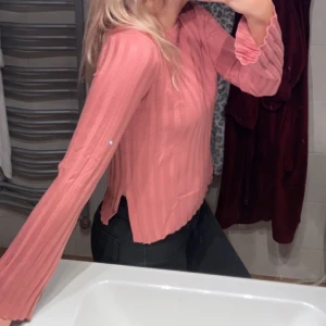 Rosa tröja - Rosa tröja från H&M i Stl M, knappt använd. 