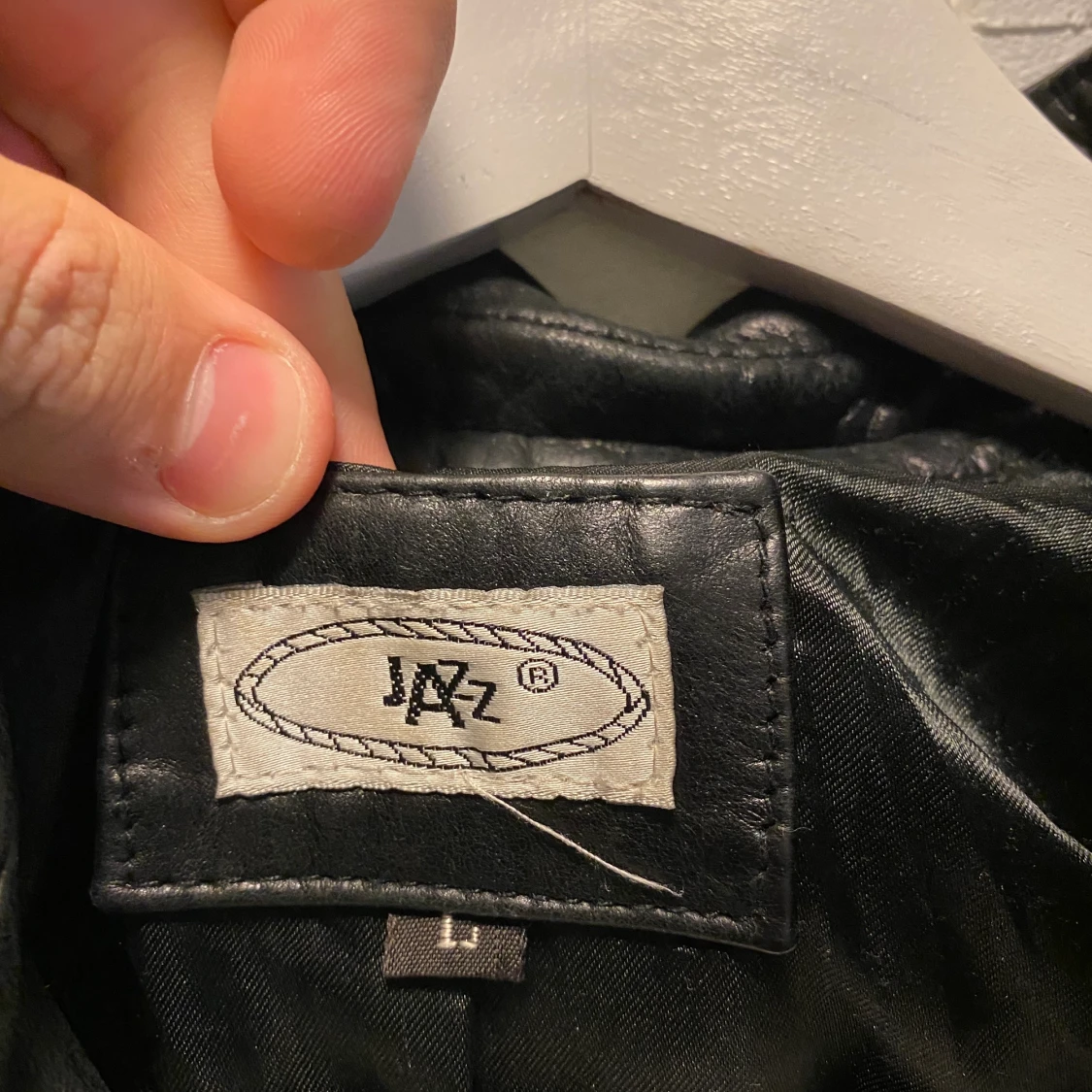 100% läderjacka i strl L - 90