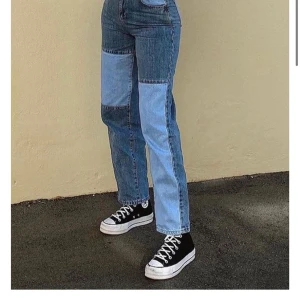 Jeans - Snygga jeans från Kylie’s wardrobe! Fick hem dom idag efter en väntar på 2 veckor ungefär och jag får inte på mig dom, så om du har 38 i jeans normalt så är dom här nog inget för dig❤️ passar någon som är runt 173 och neråt skulle jag säga! Start priset ligger på 250 kr + frakt om flera är intresserade får ni buda i kommentarerna!