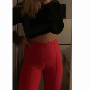  -  Kostymbyxor från Gina tricot, tyvärr för korta för mig, säljer nu för 50kr plus frakt 25kr 