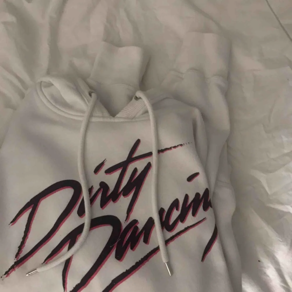 drity dancing hoodie från HM 🤛🏻. Hoodies.