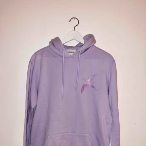  - Axel Arigato hoodie i storlek S Aldrig använd  Köparen står för frakt  