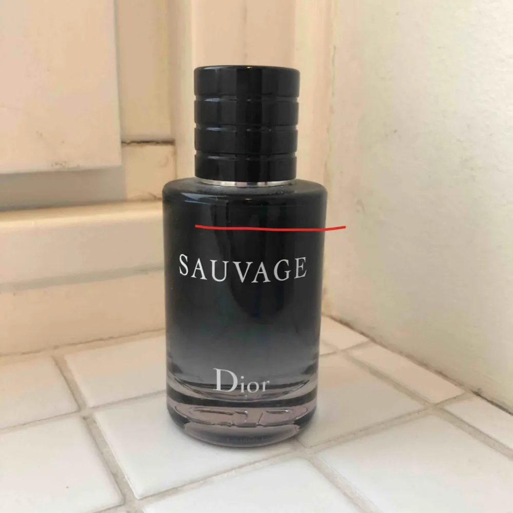 Dior Sauvage EdT 60 ml. Lite använd, se bild 2. . Övrigt.