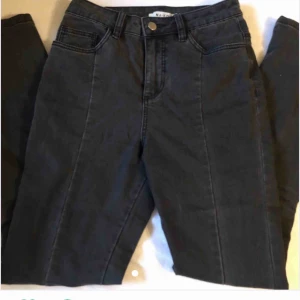  - Köptes här på Plick, från nakd ,försmå för mig så jag säljer de, skit snygga om de då inte var så så små på mig, frakt tillkommer med 50kr