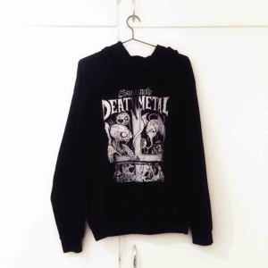  - Står ingen storlek i men uppskattar till M ungefär