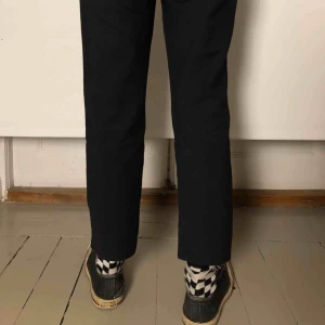  - Kostymbyxor från zara En liten fläck på knät annars i väldigt fint skick 