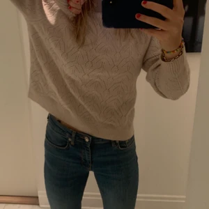 Vit stickad tröja!  - Skönaste tröjan från Uniqlo i strl XS men passar även S/M! Aldrig använd, passar till allt. 