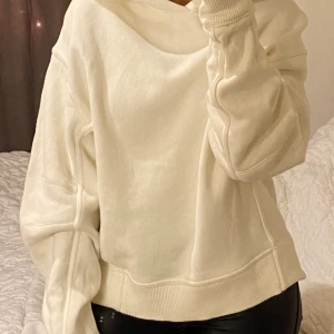 Oversized hoodie med sömmar - Kommer inte till användning🌟Nytt skick🌟