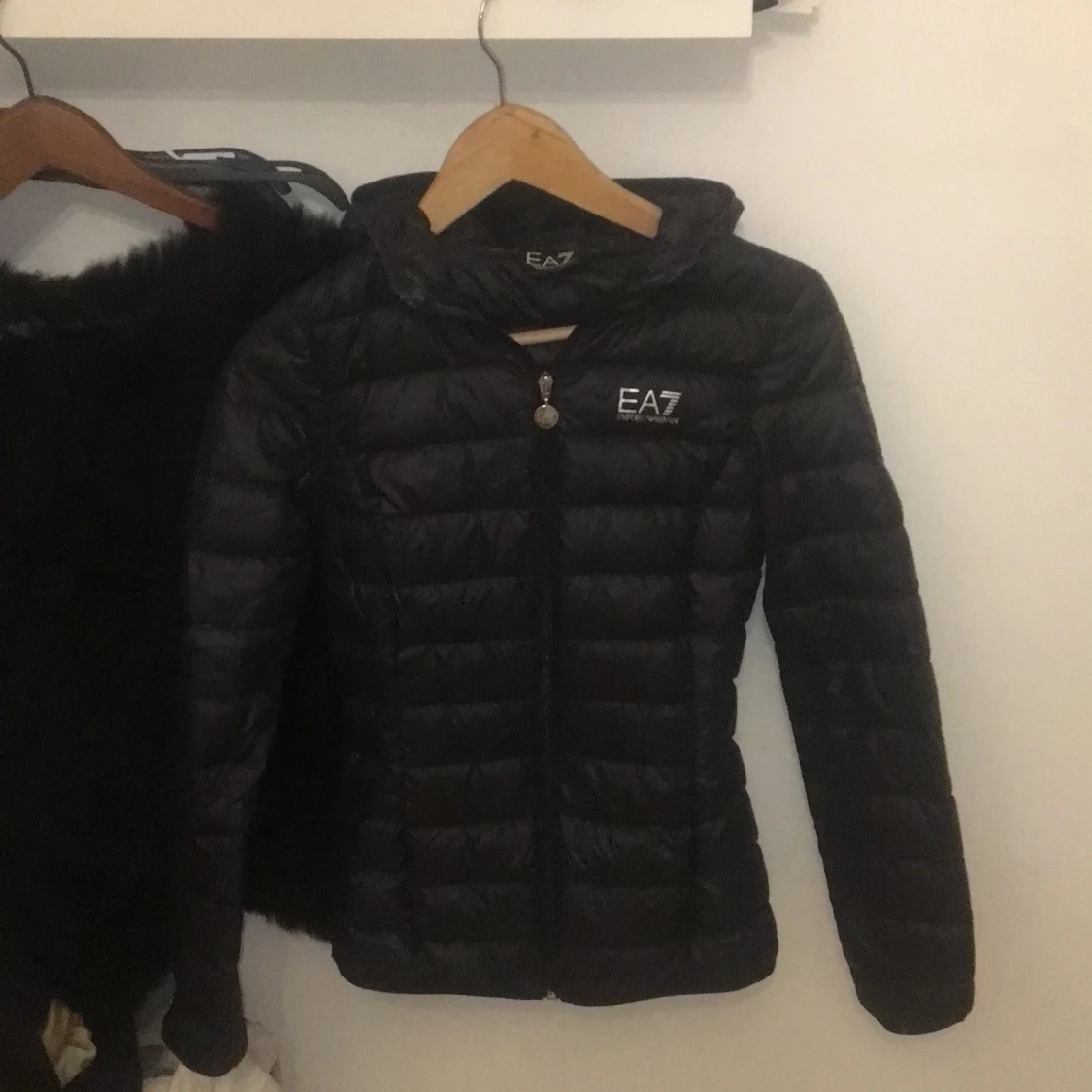 Jag säljer nu en ea7 jacka! - 90