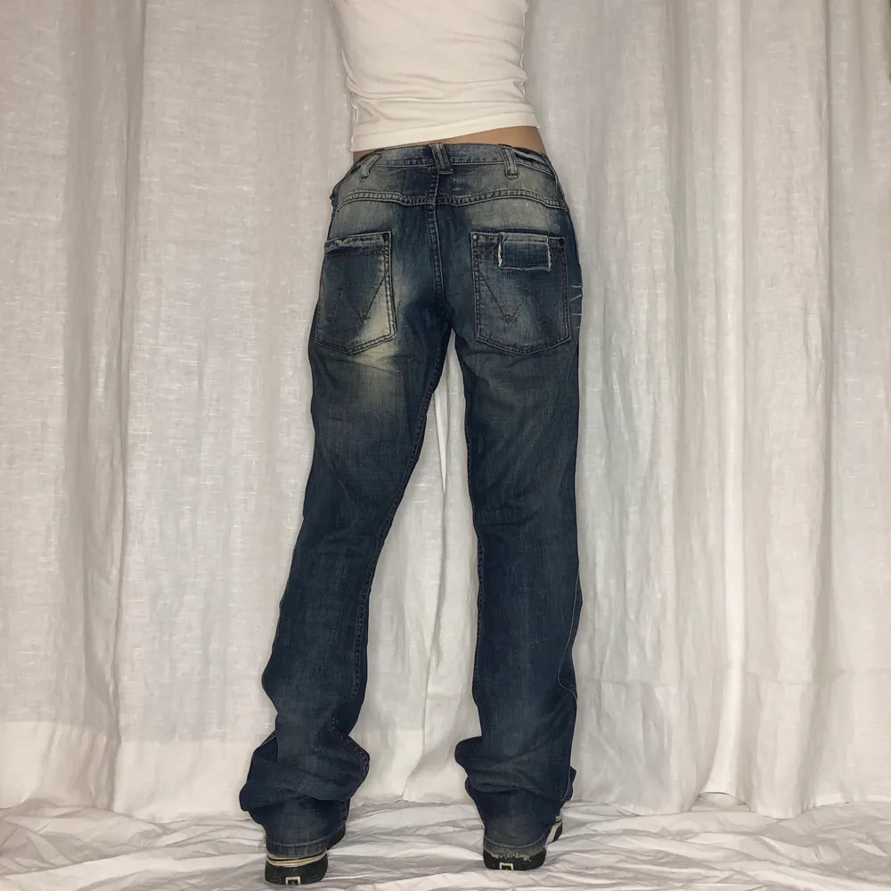 Feta baggyjeans! Insydda för att passa W27-29✨ Midjemått: 84cm, innerbenslängd: 94cm! 🥰. Jeans & Byxor.