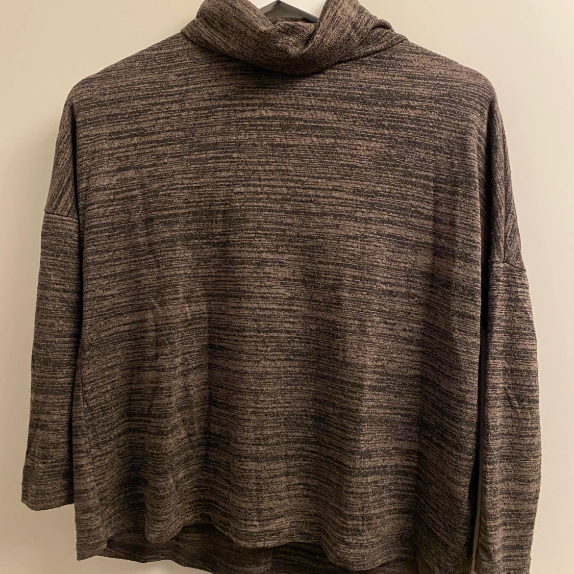 Brun polotröja - 90