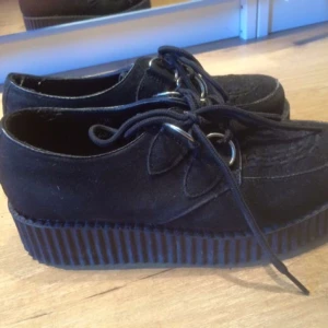  - Supersköna, köparen står för frakt 