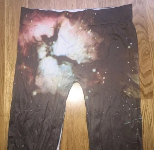  - Cosmic leggings köpta i NY
Fint skick 
Spandex