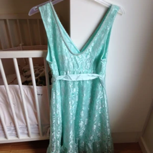  - Helt ny klänning från Vila storlek S