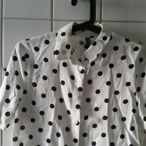  - Prislapp finns kvar. Aldrig använd. Bra passform. 