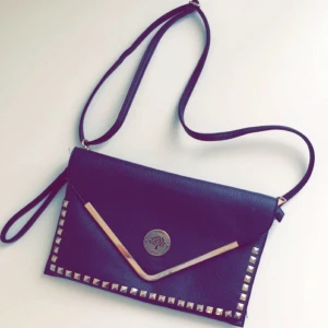  - Mulberry väska, bra använd men har mycket kvar att ge :)