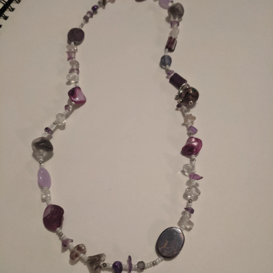 Halsband med stenar - 90