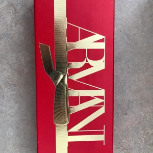 Giorgi Armani Miniatures Woman Set -7 ml - Giorgi Armani Miniatures Woman Set . Finns att hämta i Göteborg. Kan även skickas , köparen står för frakt 63kr. Tar endast swish