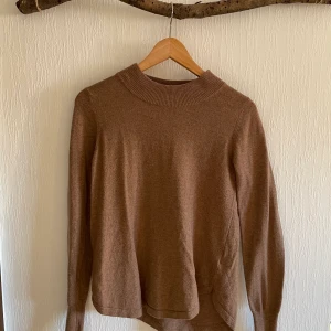 Tröja Gina tricot XS - I fint skick, passar XS-M. 