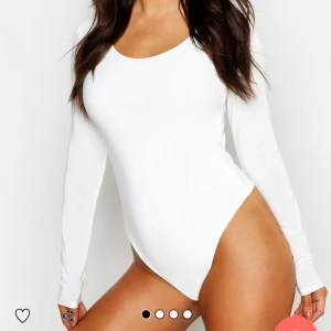 Body - Body från boohoo, storlek 8/s, råkade beställa två